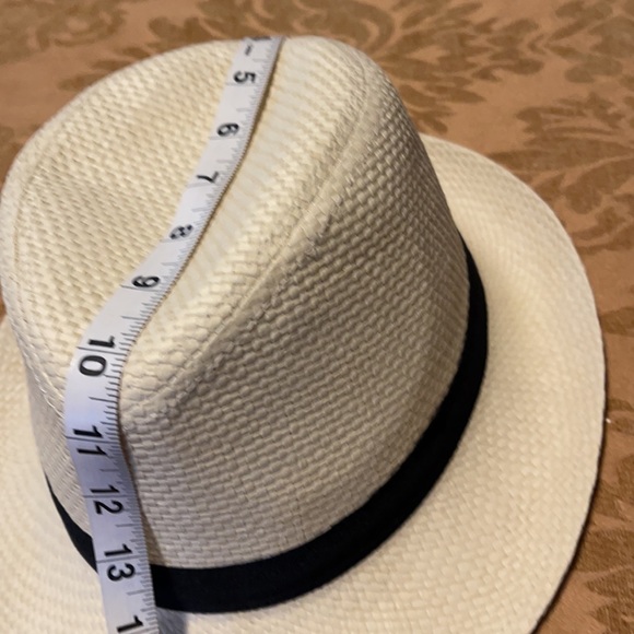 New hat by old navy - Picture 8 of 11